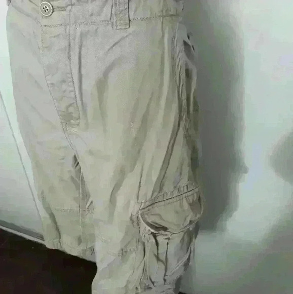 H@M Distress cargo shorts  in good condition size 34 - Picture 4 of 8